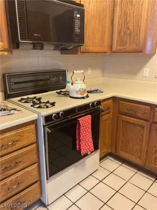 Photo #3: 2532715 Listing