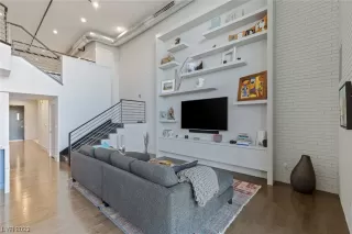 Photo #4: 2532717 Listing