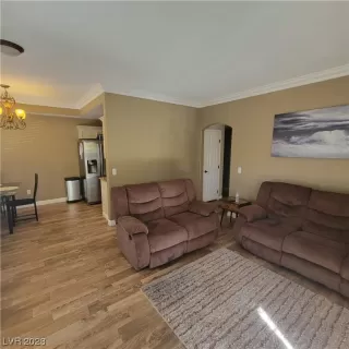 Photo #2: 2532728 Listing