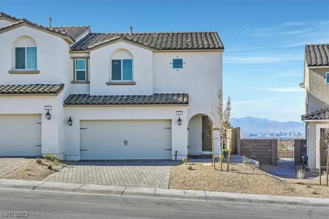 MLS: 2532732 Condo For Sale