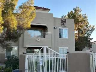 Photo #2: 2532751 Listing