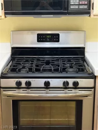 Photo #5: 2532751 Listing