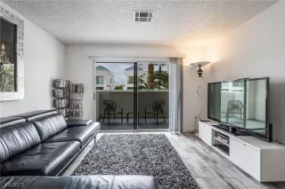 Photo #4: 2532753 Listing