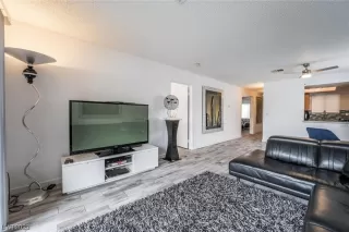 Photo #6: 2532753 Listing