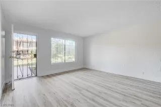 Photo #3: 2532758 Listing 