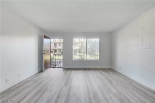 Photo #6: 2532758 Listing 