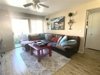 Photo #5: 2532793 Listing