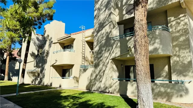 MLS: 2532823 Condo For Sale