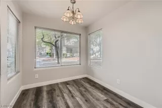 Photo #4: 2532829 Listing