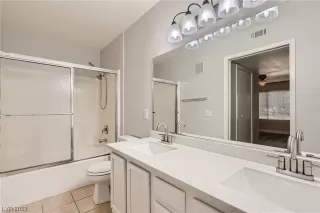 Photo #6: 2532829 Listing