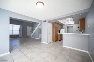 Photo #5: 2532846 Listing 