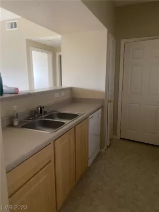 Photo #5: 2532849 Listing 