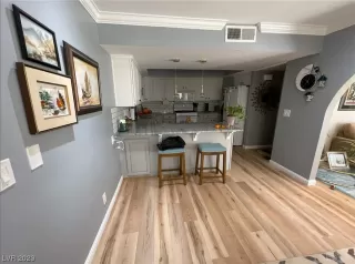 Photo #2: 2532899 Listing