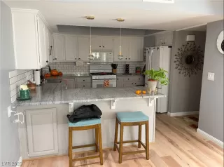 Photo #3: 2532899 Listing