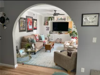 Photo #5: 2532899 Listing