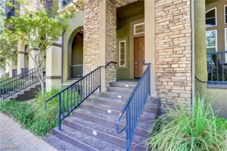 Photo #4: 2532906 Listing