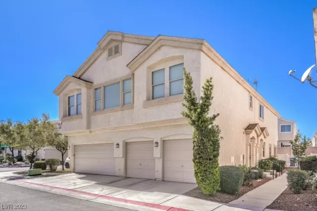 MLS: 2532928 Condo For Sale