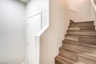 Photo #4: 2532928 Listing