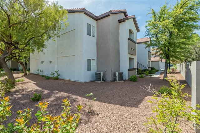 MLS: 2532932 Condo For Sale