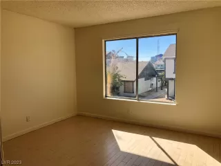 Photo #5: 2532944 Listing 