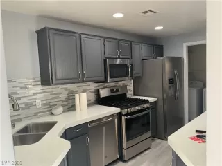 Photo #6: 2532946 Listing 