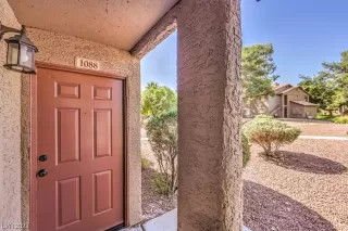 Photo #4: 2532950 Listing