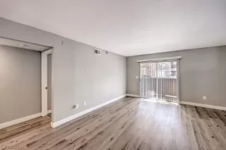 Photo #6: 2532950 Listing