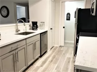 Photo #5: 2532958 Listing 