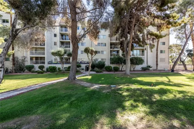 MLS: 2532991 Condo For Sale