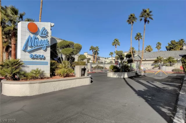 MLS: 2533037 Condo For Sale