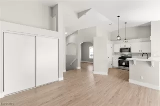 Photo #3: 2533093 Listing 