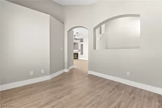 Photo #5: 2533093 Listing 