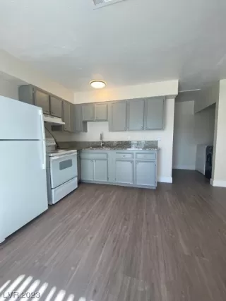 Photo #2: 2533138 Listing