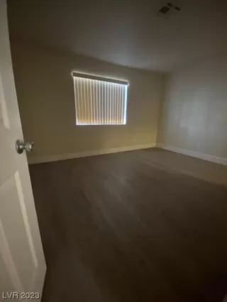 Photo #3: 2533138 Listing