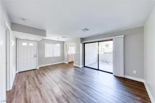 Photo #3: 2533189 Listing