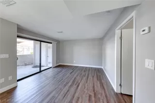 Photo #4: 2533189 Listing