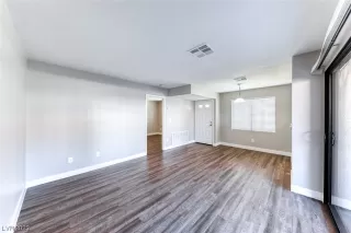 Photo #5: 2533189 Listing