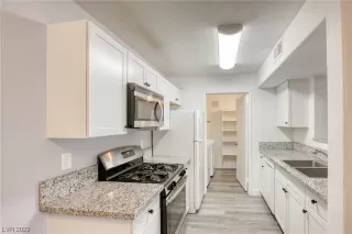 Photo #3: 2533202 Listing