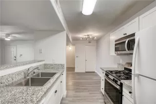 Photo #5: 2533202 Listing