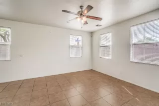 Photo #5: 2533238 Listing