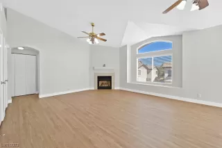 Photo #5: 2533251 Listing