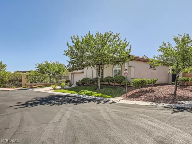 MLS: 2533273 Condo For Sale