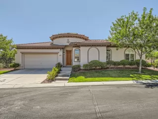 Photo #1: 2533273 Listing