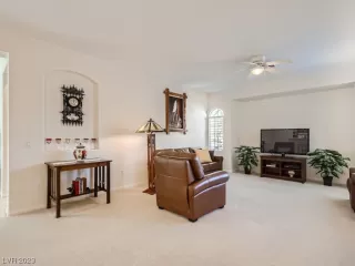 Photo #4: 2533273 Listing