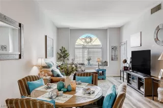 Photo #3: 2533278 Listing