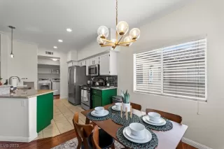 Photo #6: 2533288 Listing