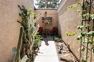 Photo #5: 2533294 Listing