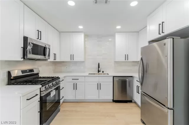 MLS: 2533333 Condo For Sale