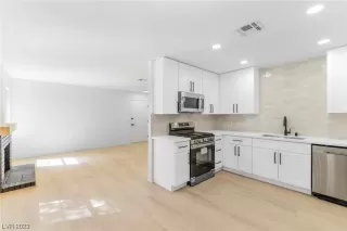 Photo #1: 2533333 Listing 