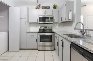 Photo #1: 2533383 Listing